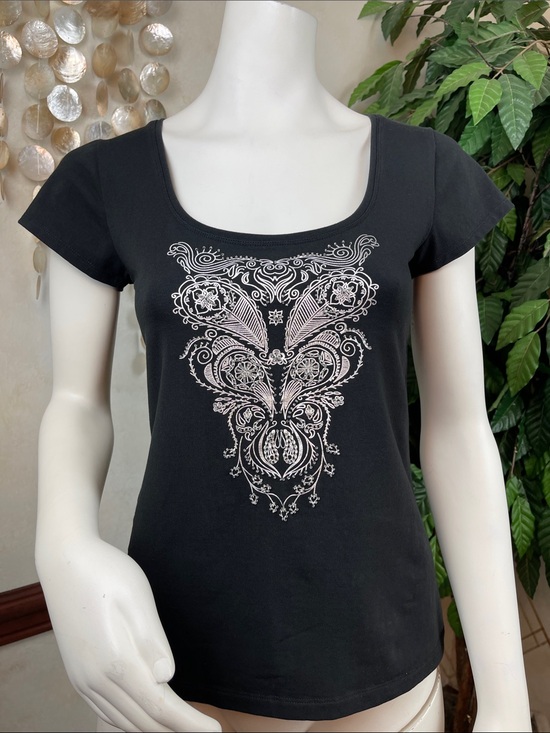 White House Black Market Tops - WHBM BLACK SCOOP NECK SILVER METALLIC BEAD ACCENT TEE